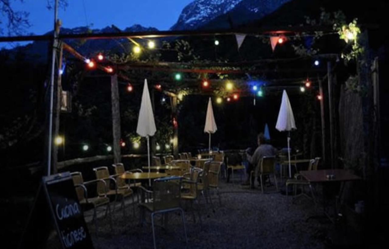 Osteria Gruetli Con Alloggio Borgnone Екстериор снимка
