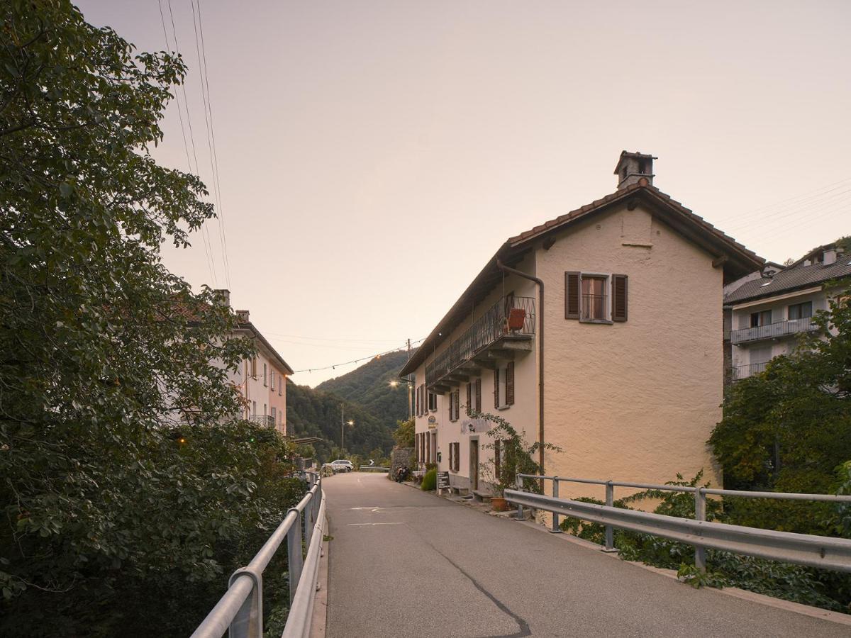 Osteria Gruetli Con Alloggio Borgnone Екстериор снимка