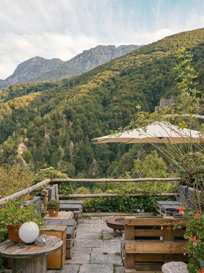 Osteria Gruetli Con Alloggio Borgnone Екстериор снимка